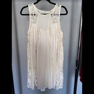 Cream/white umgee dress
